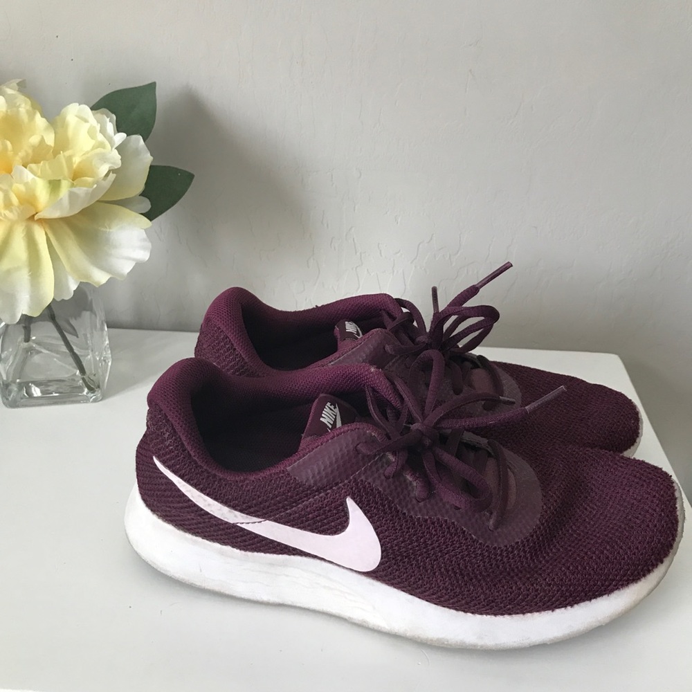 Nike tennis shoes